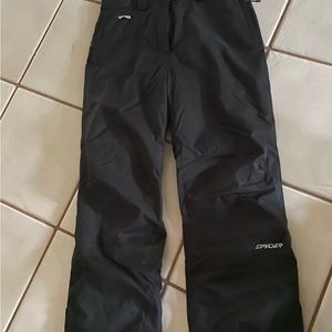 Spyder ski pants. Excellent condition. Only worn minimally during 1 ski trip